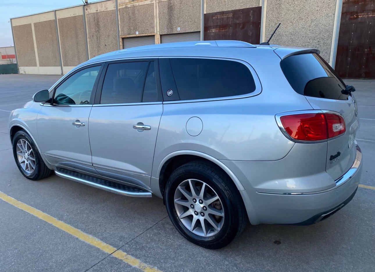 2015 Buick Enclave . Leather Sport Utility 4D (3-row SUV)
