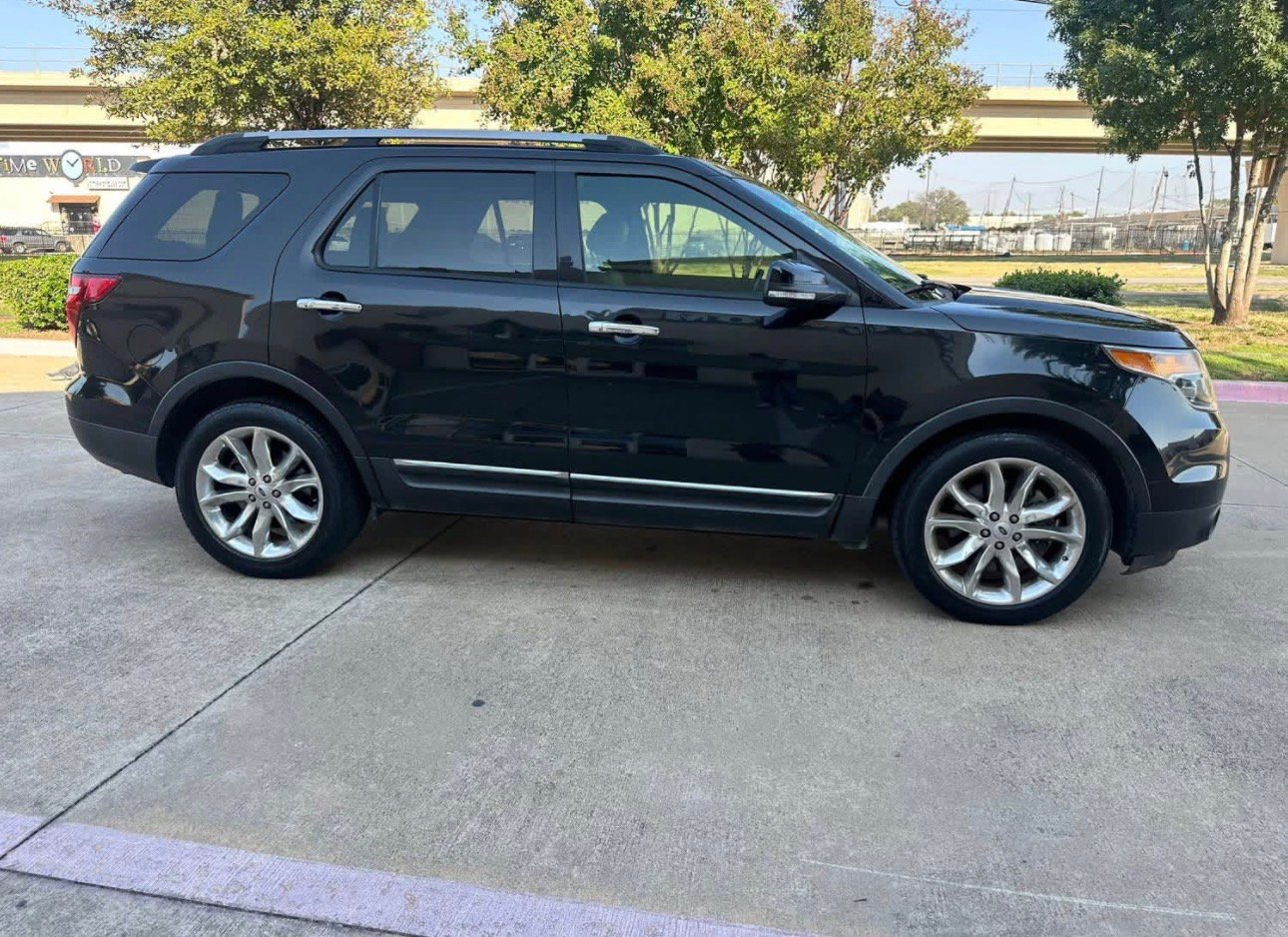 2014 Ford Explorer (3-ROW SEATING SUV)